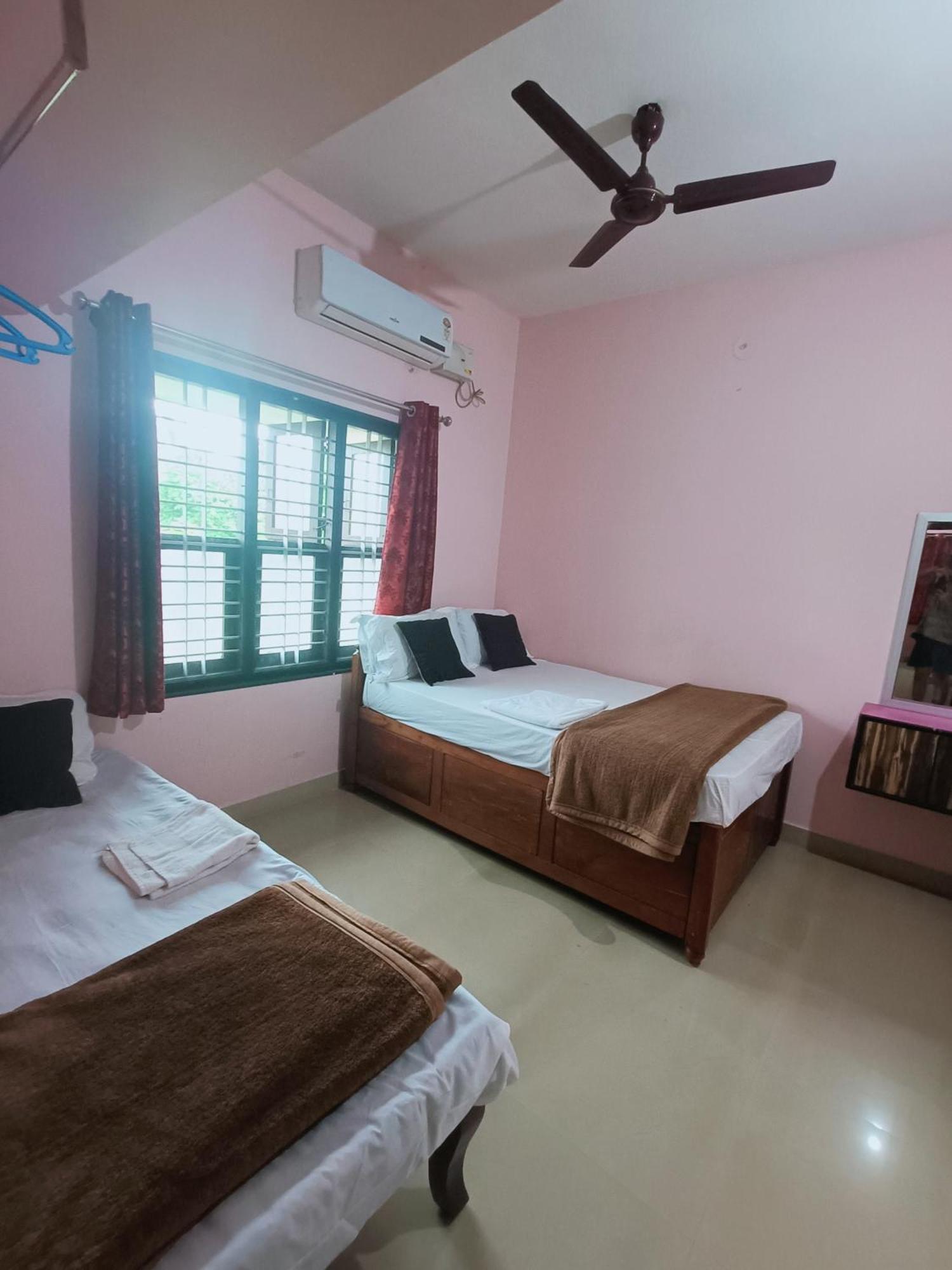 Maanyatha Home Stay Manipal Room photo