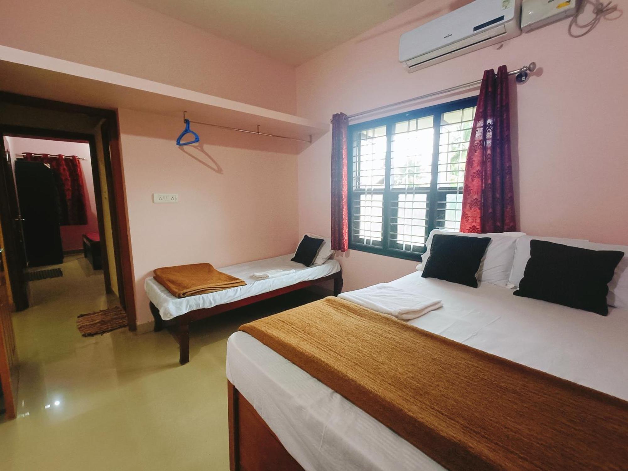 Maanyatha Home Stay Manipal Room photo