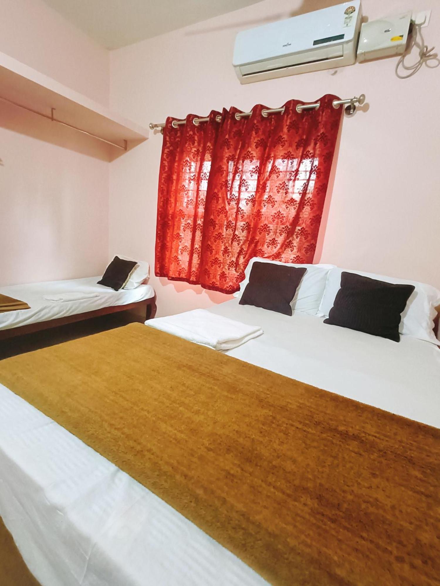 Maanyatha Home Stay Manipal Room photo